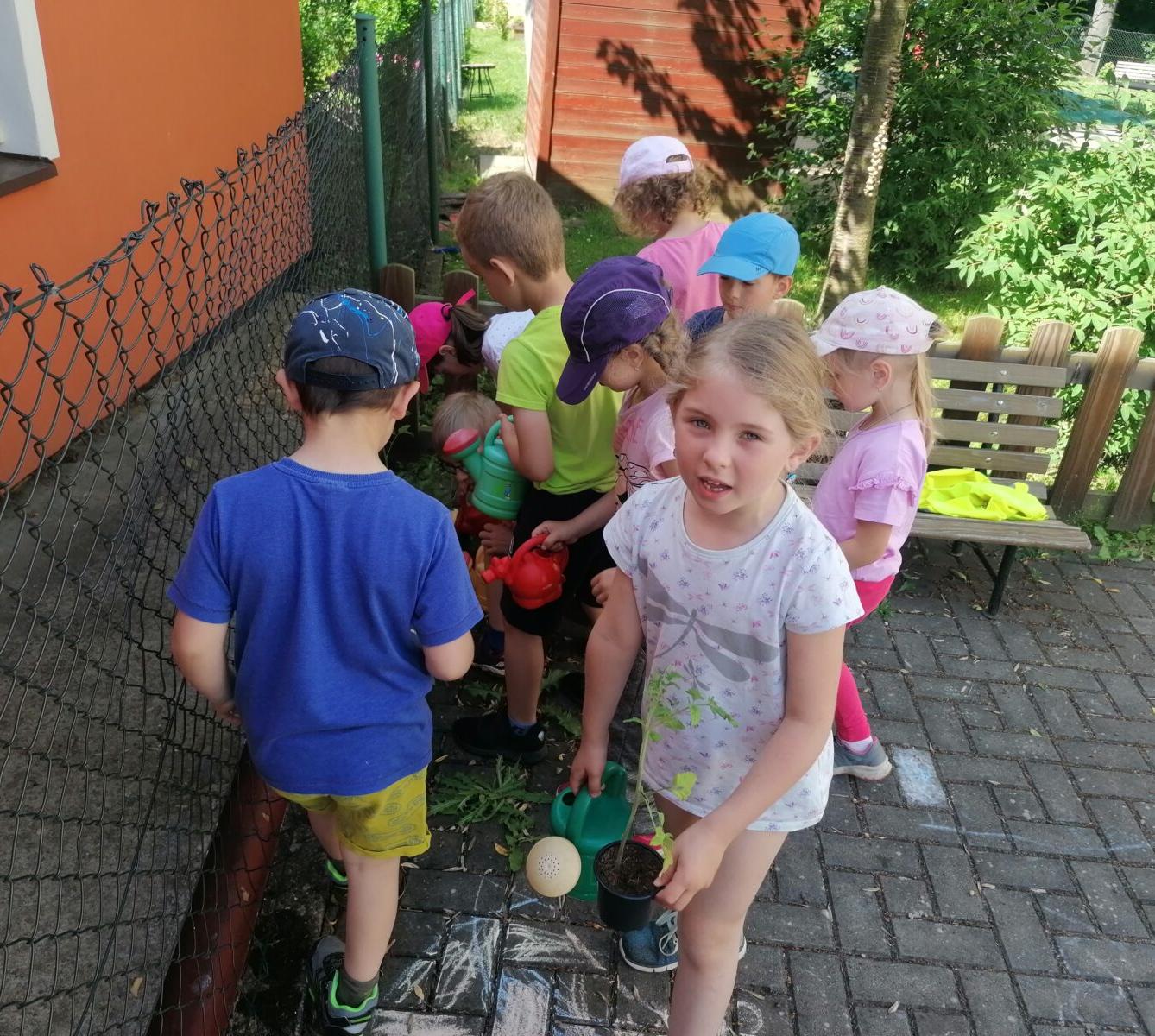 Tvořeníčko, tvoření: "Čím budu až vyrostu?"; zahradníci :-) - 29