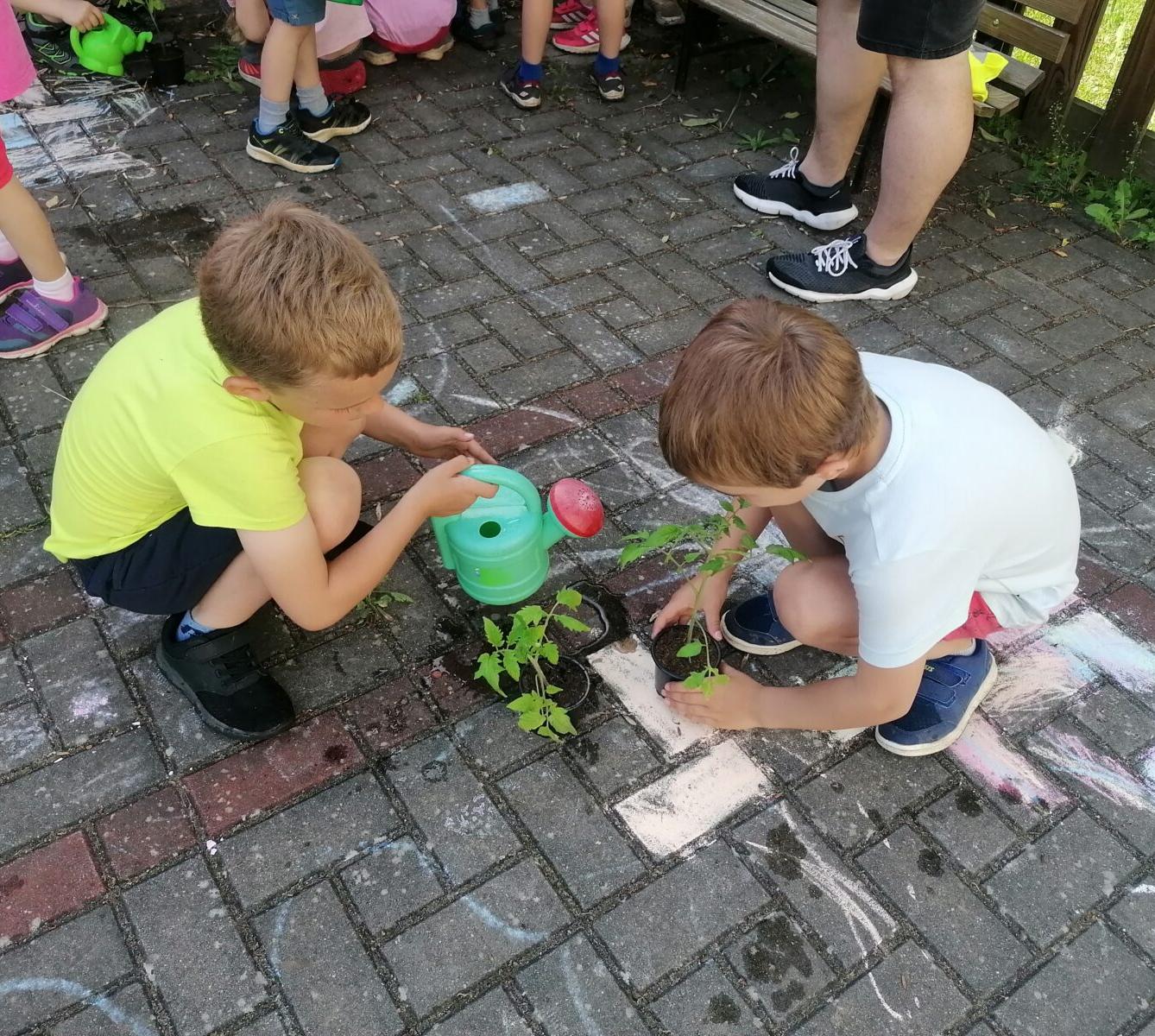 Tvořeníčko, tvoření: "Čím budu až vyrostu?"; zahradníci :-) - 30