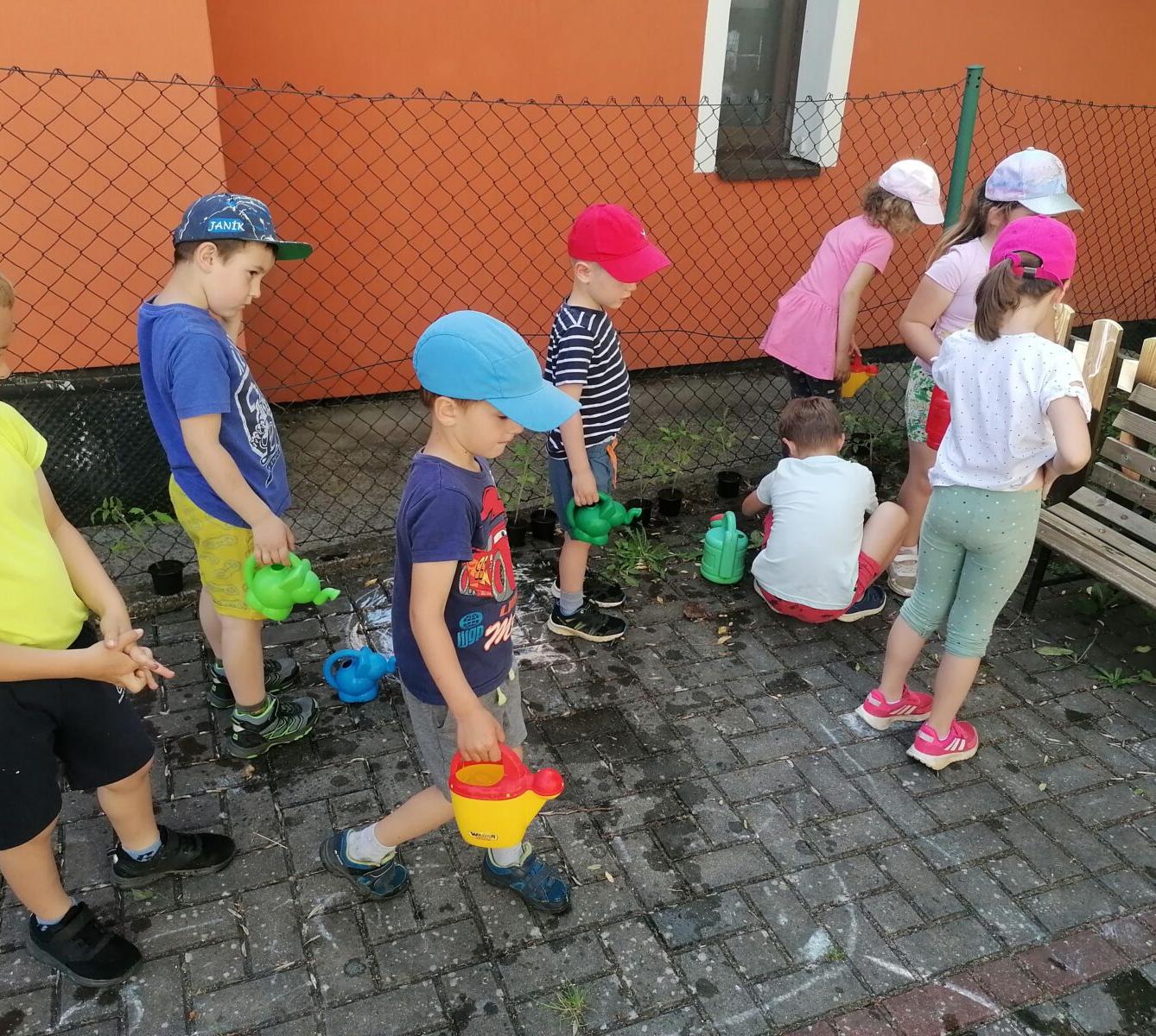 Tvořeníčko, tvoření: "Čím budu až vyrostu?"; zahradníci :-) - 32