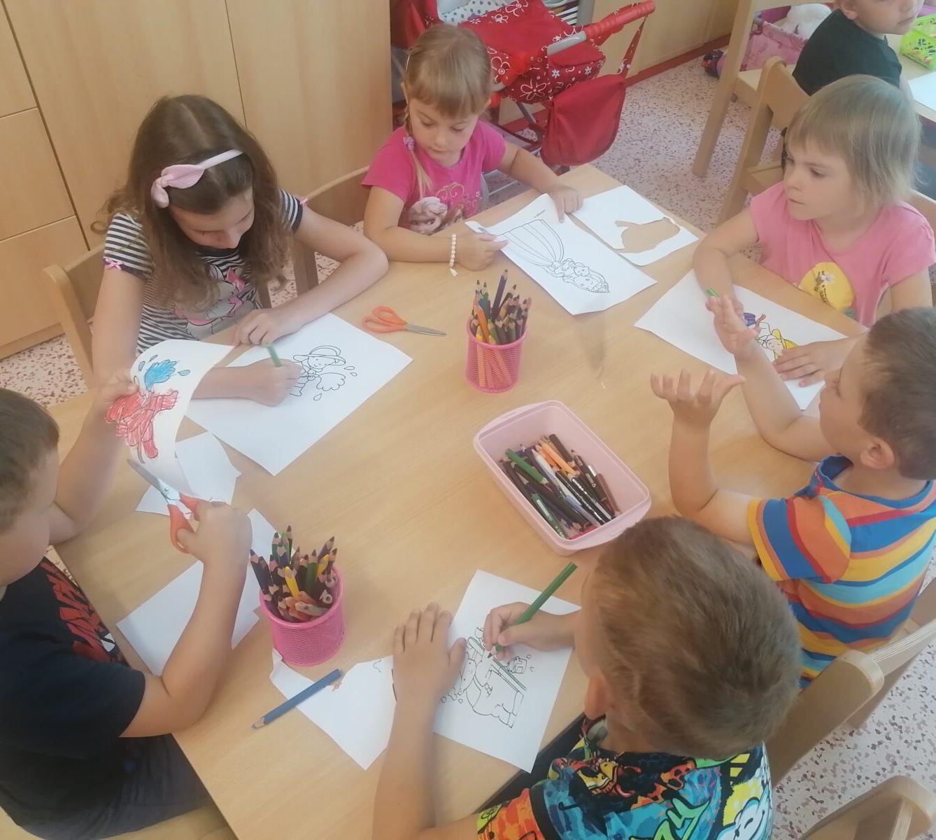 Tvořeníčko, tvoření: "Čím budu až vyrostu?", hasiči a malíři pokojů :-) - 13