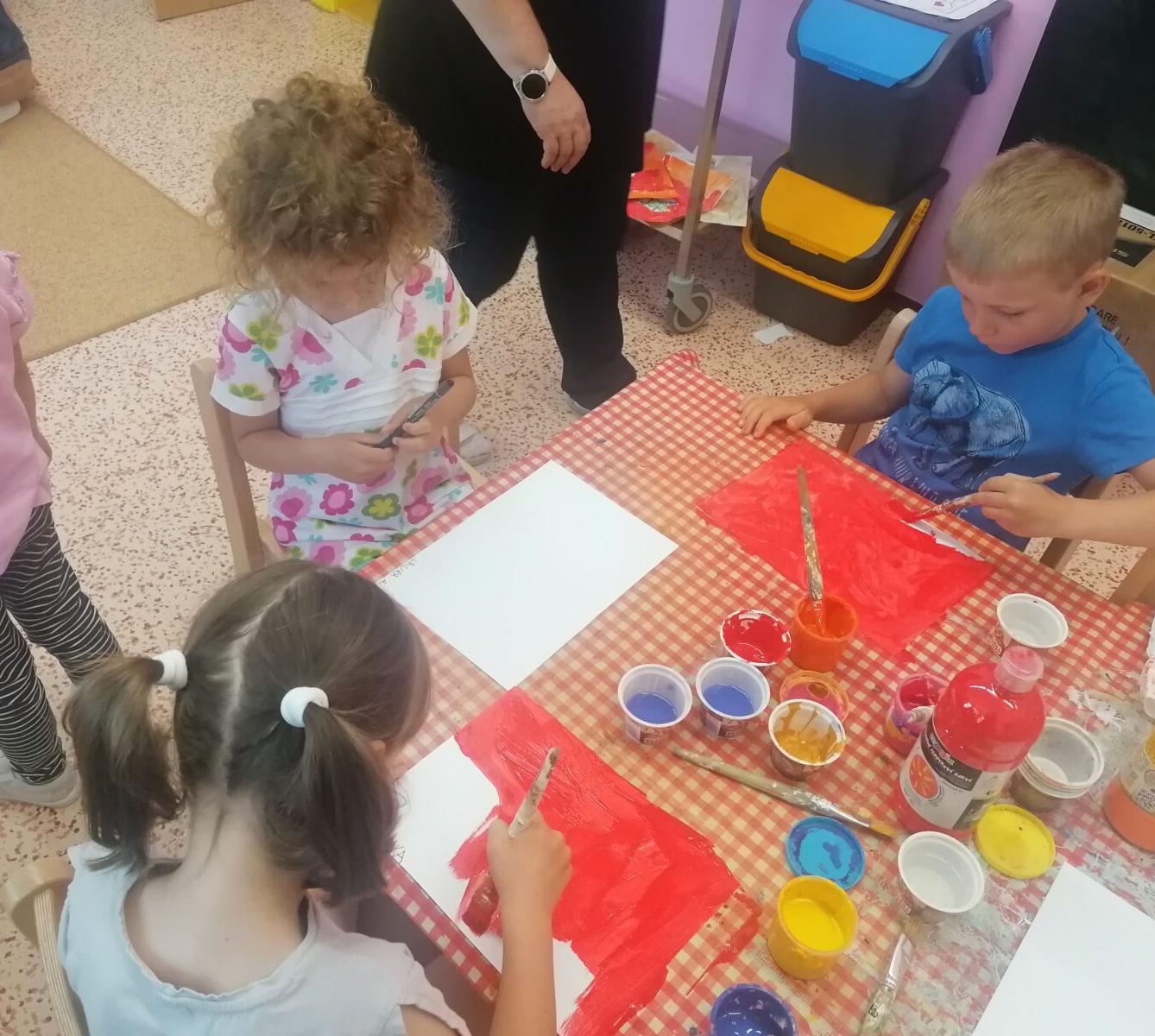 Tvořeníčko, tvoření: "Čím budu až vyrostu?", hasiči a malíři pokojů :-) - 24