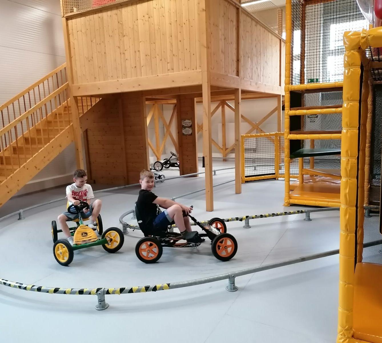 Třeťáci - školní výlet do SkiPi parku - 17