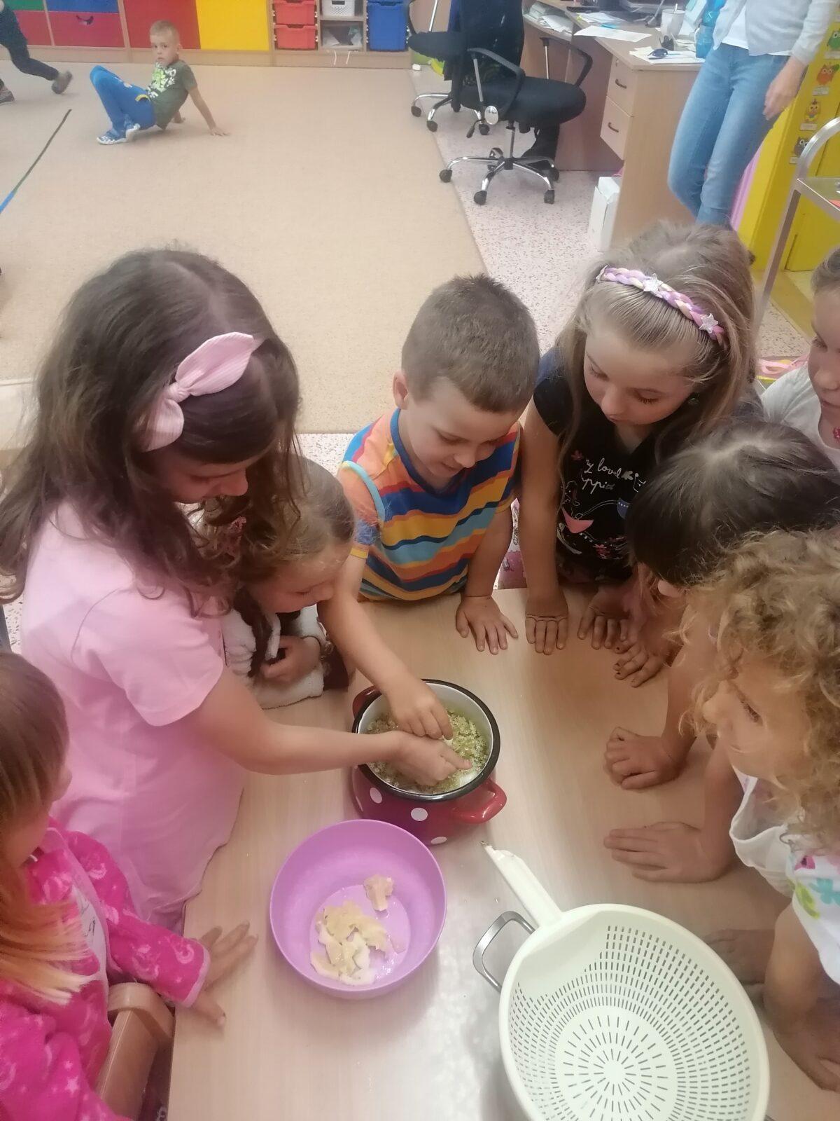 Tvořeníčko, tvoření: "Čím budu až vyrostu?" - vyrábíme bezovou šťávu :-) - 40