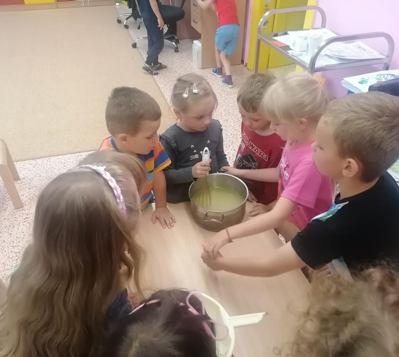 Tvořeníčko, tvoření: "Čím budu až vyrostu?" - vyrábíme bezovou šťávu :-) - 56