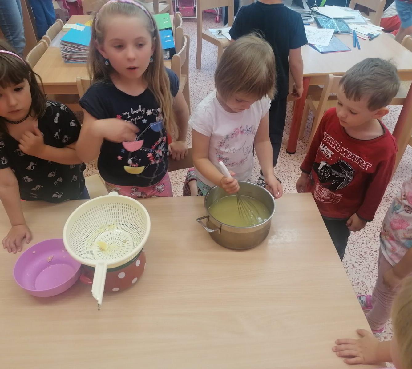 Tvořeníčko, tvoření: "Čím budu až vyrostu?" - vyrábíme bezovou šťávu :-) - 58