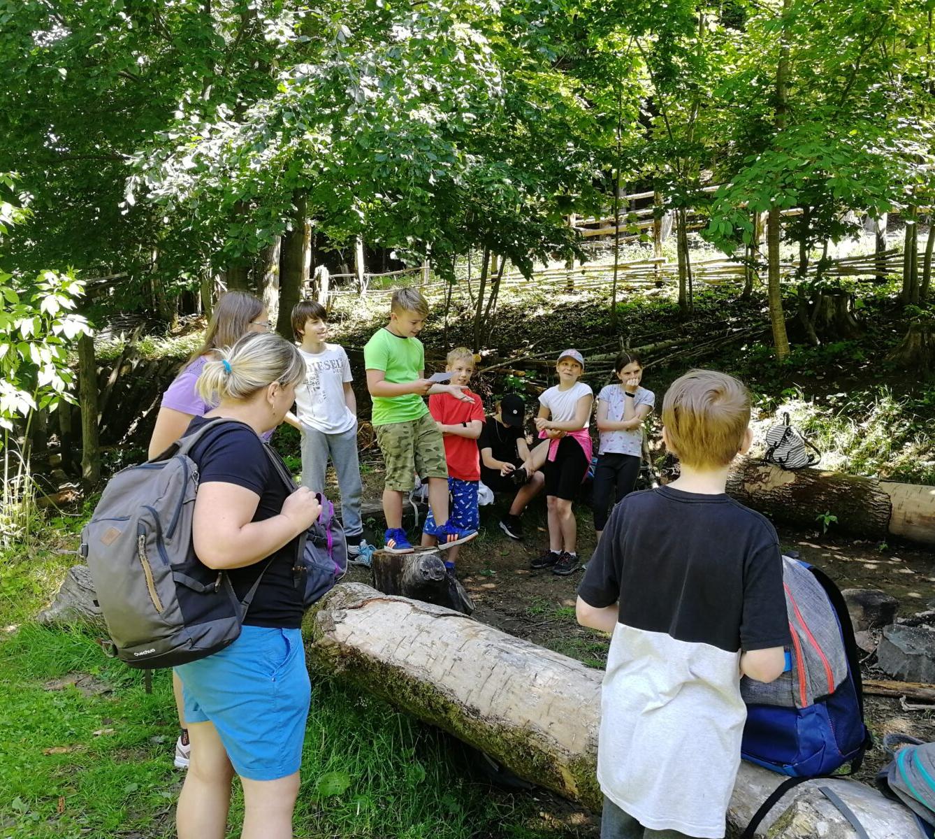 Dějepisná exkurze do pravěku - 6. A - 1