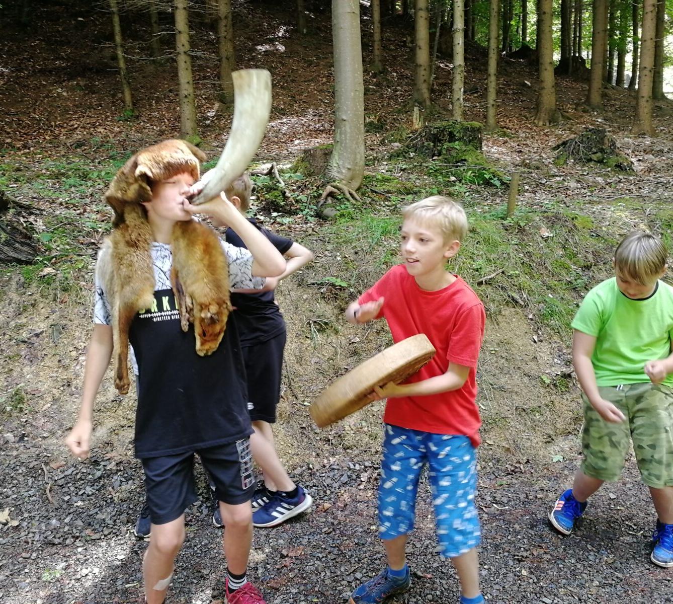 Dějepisná exkurze do pravěku - 6. A - 8