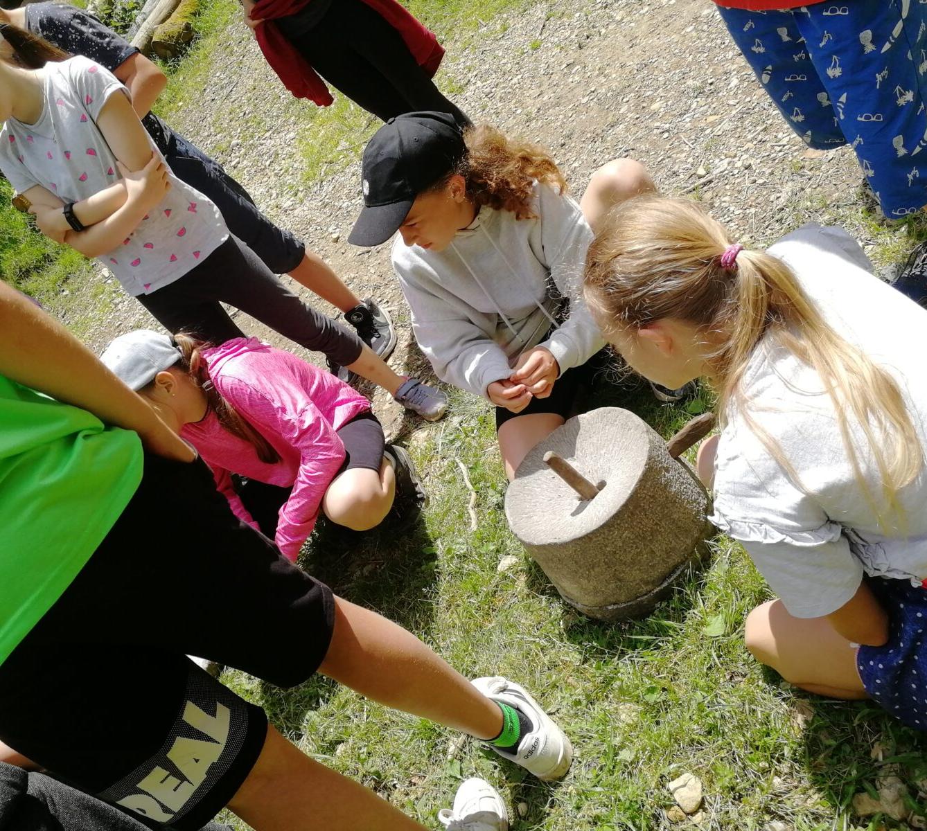 Dějepisná exkurze do pravěku - 6. A - 14