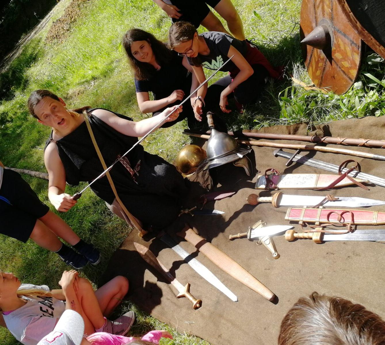 Dějepisná exkurze do pravěku - 6. A - 18