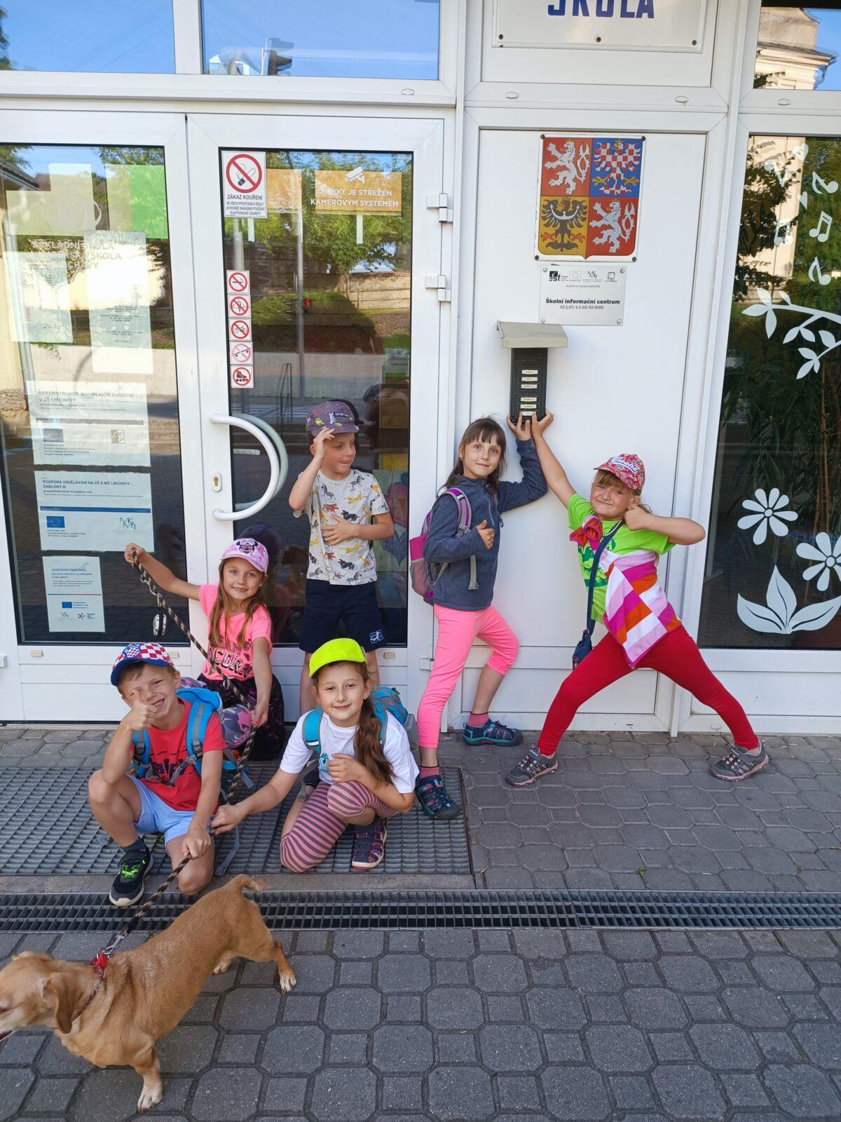 TLAPKY - spaní ve škole - 1