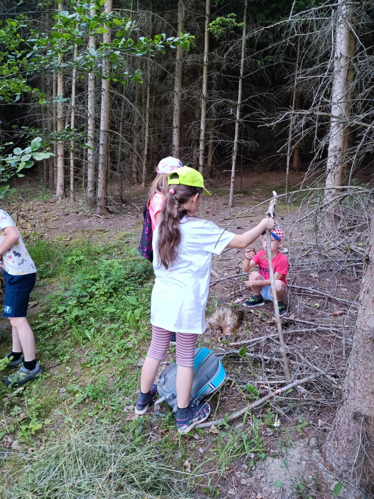 TLAPKY - spaní ve škole - 17