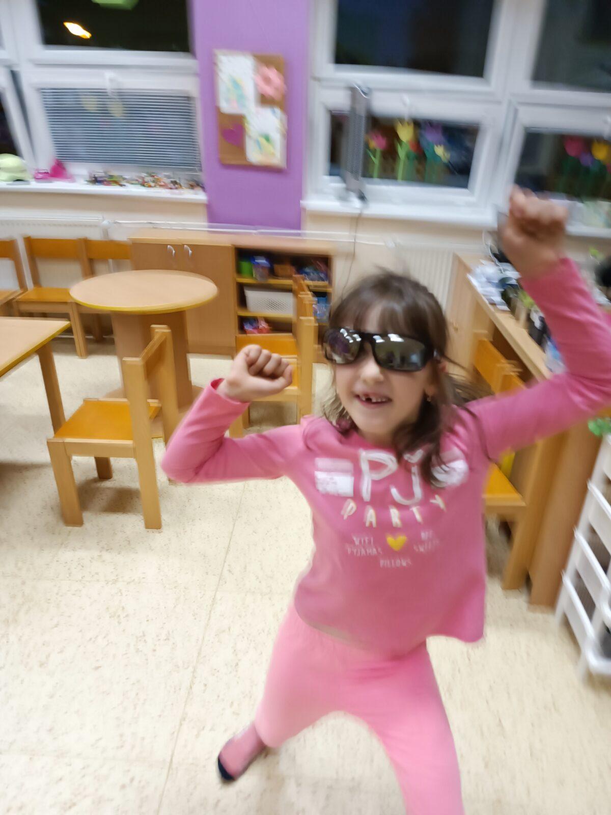 TLAPKY - spaní ve škole - 65