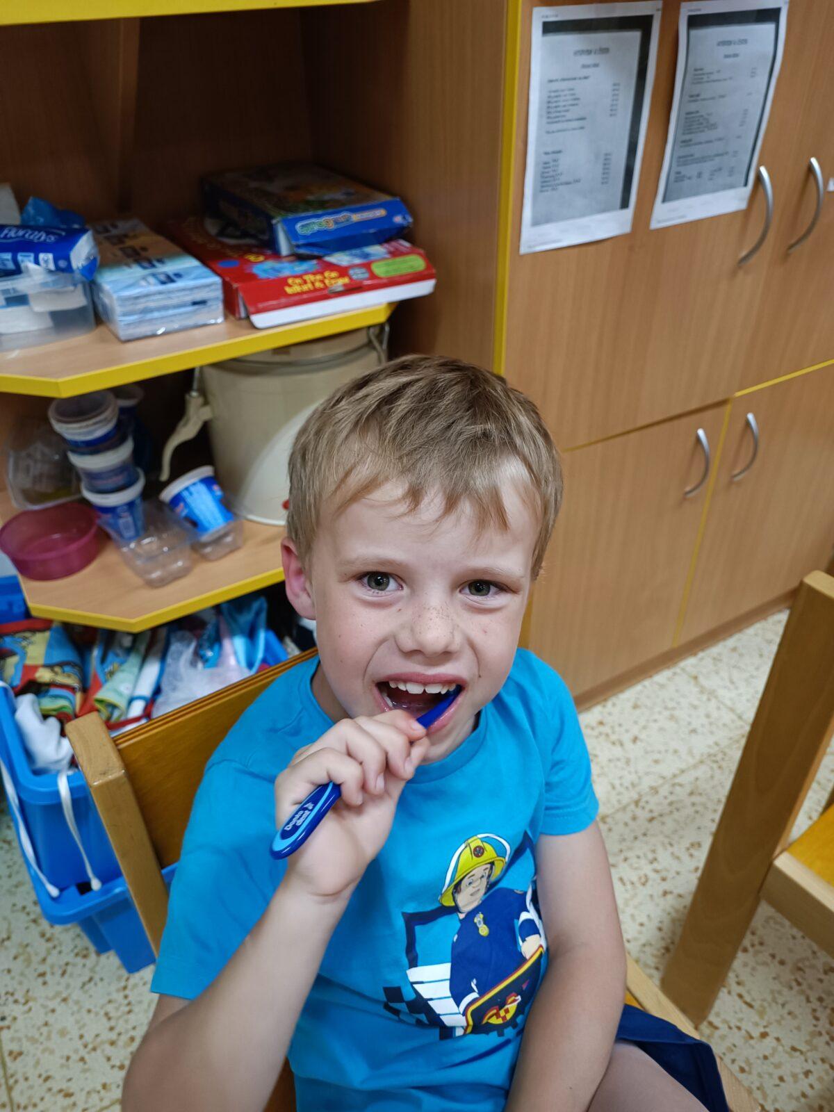 TLAPKY - spaní ve škole - 76