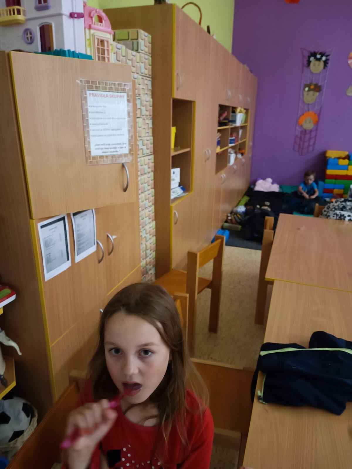 TLAPKY - spaní ve škole - 83