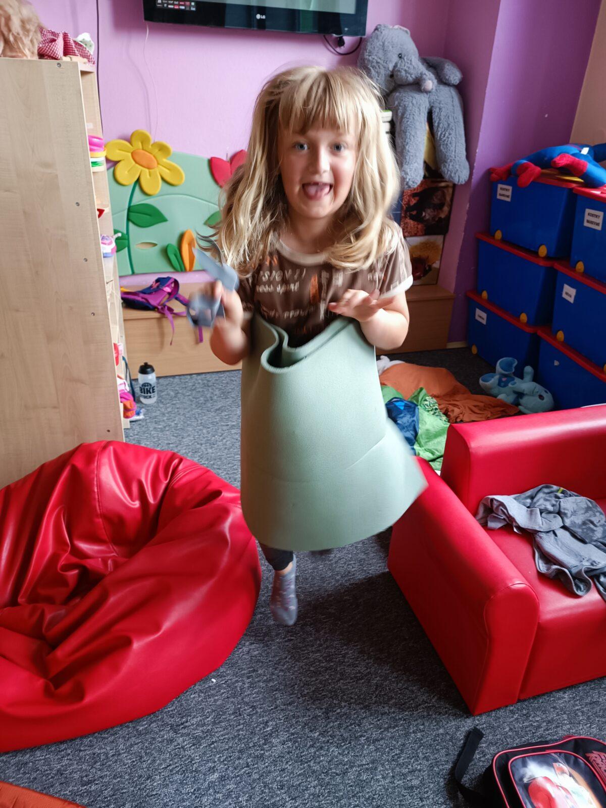 TLAPKY - spaní ve škole - 103