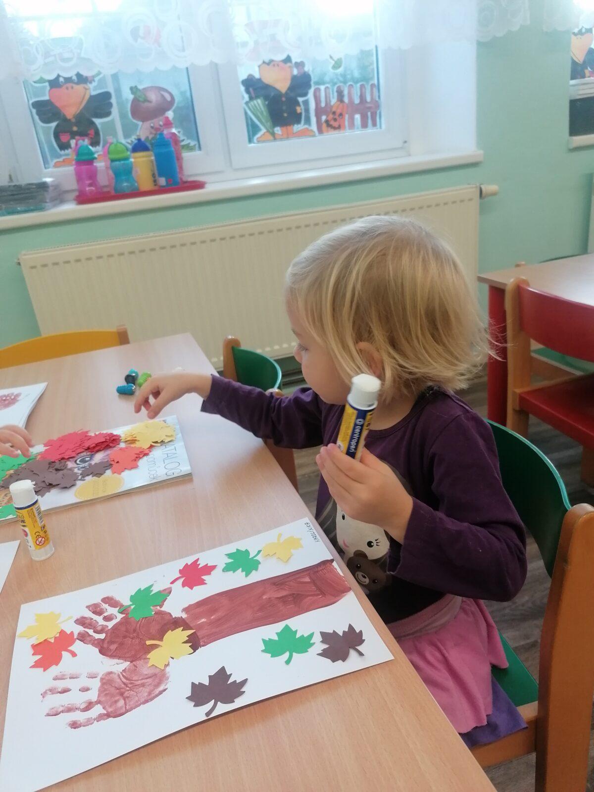 Tvořeníčko, tvoření: "Listí žloutne, poletuje" - Broučci - 21