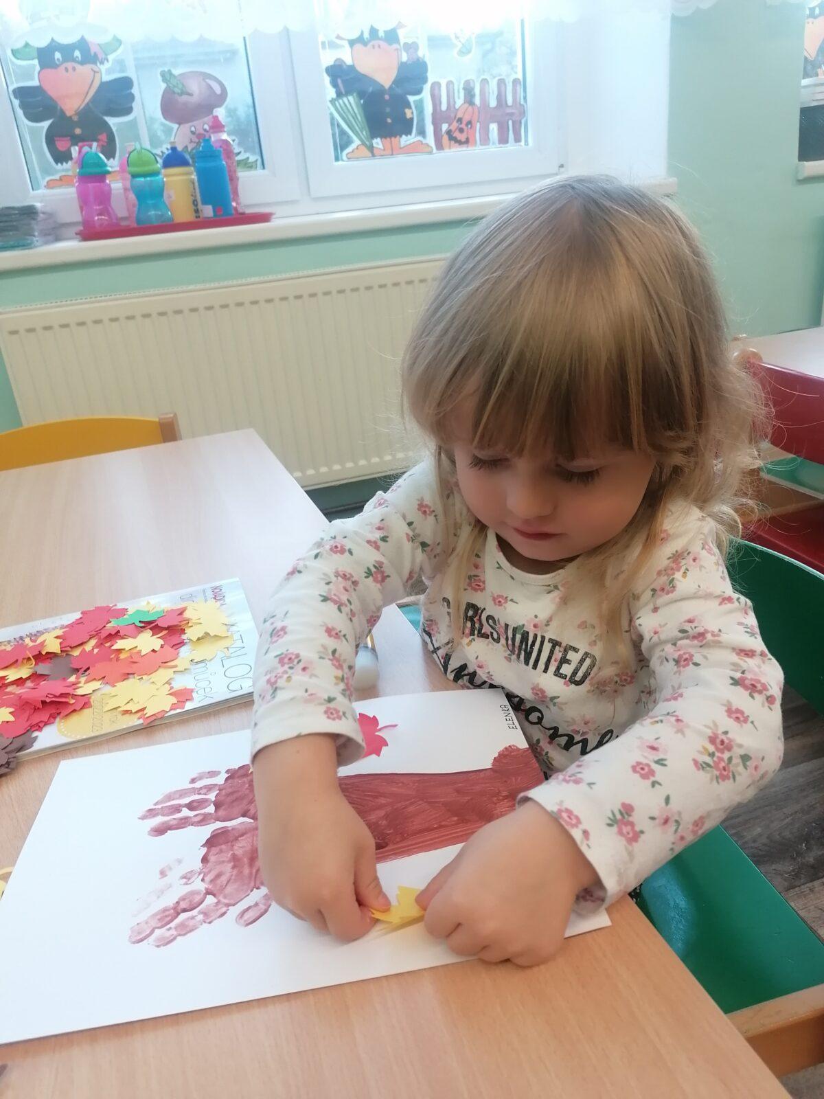 Tvořeníčko, tvoření: "Listí žloutne, poletuje" - Broučci - 27