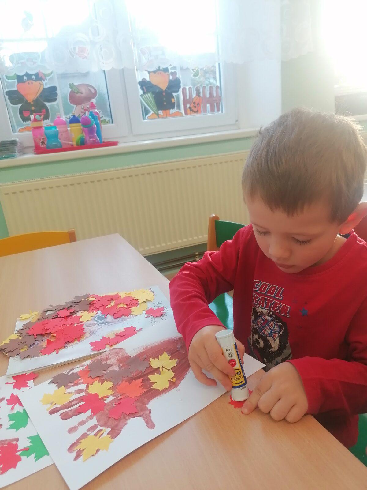 Tvořeníčko, tvoření: "Listí žloutne, poletuje" - Broučci - 34