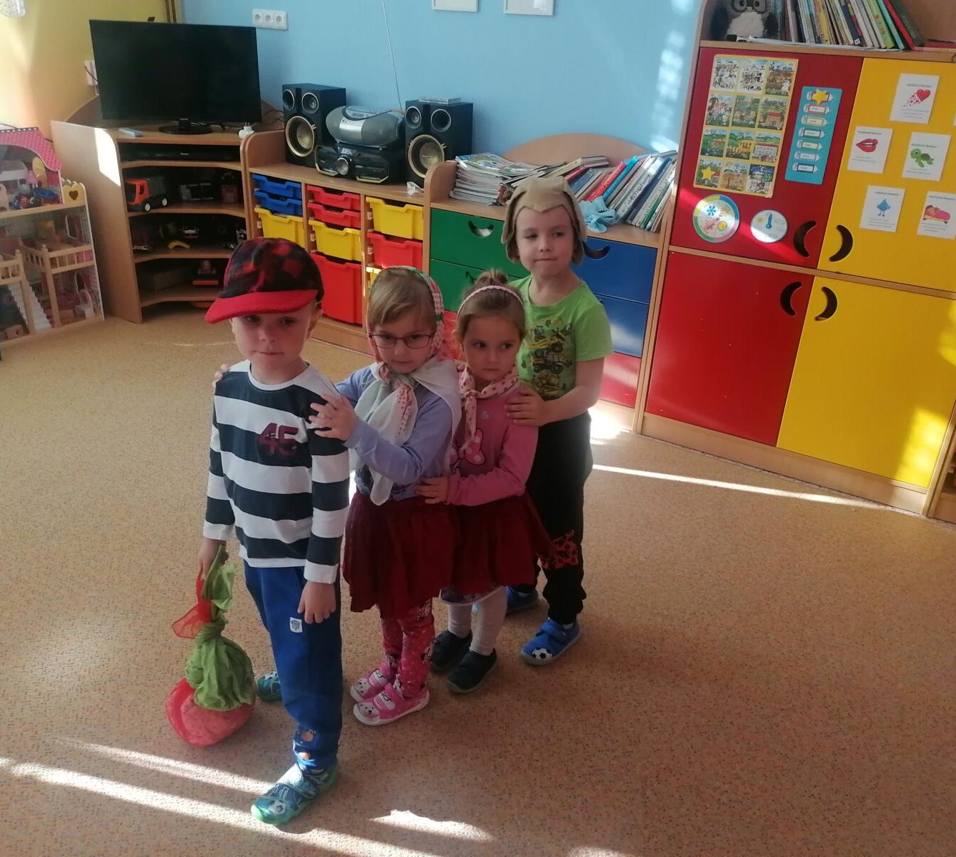 Hrajeme pohádku "O veliké řepě" :-) - 18