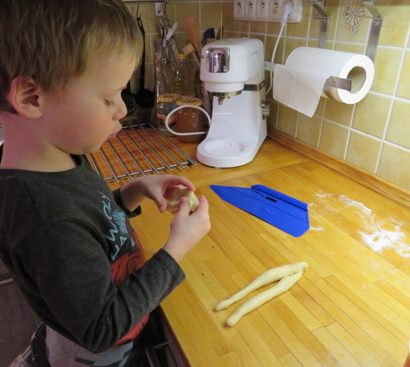 Distanční výuka v MŠ Kamarád (Ten dělá to a ten zas tohle:-)) - 71