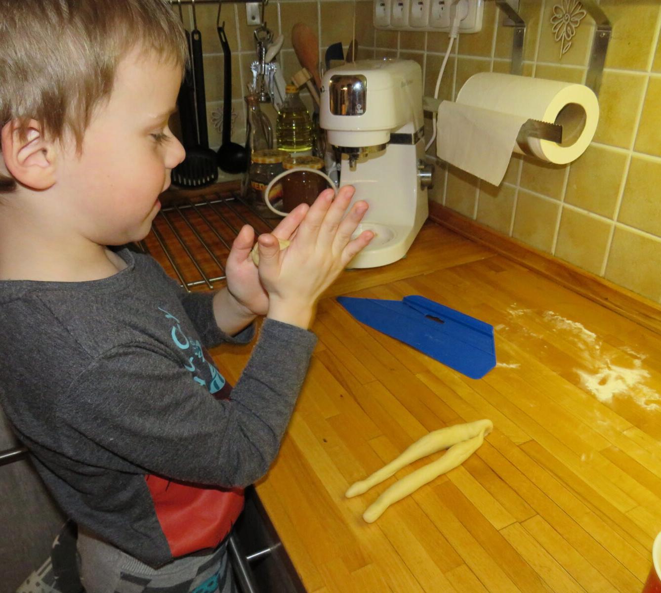 Distanční výuka v MŠ Kamarád (Ten dělá to a ten zas tohle:-)) - 72