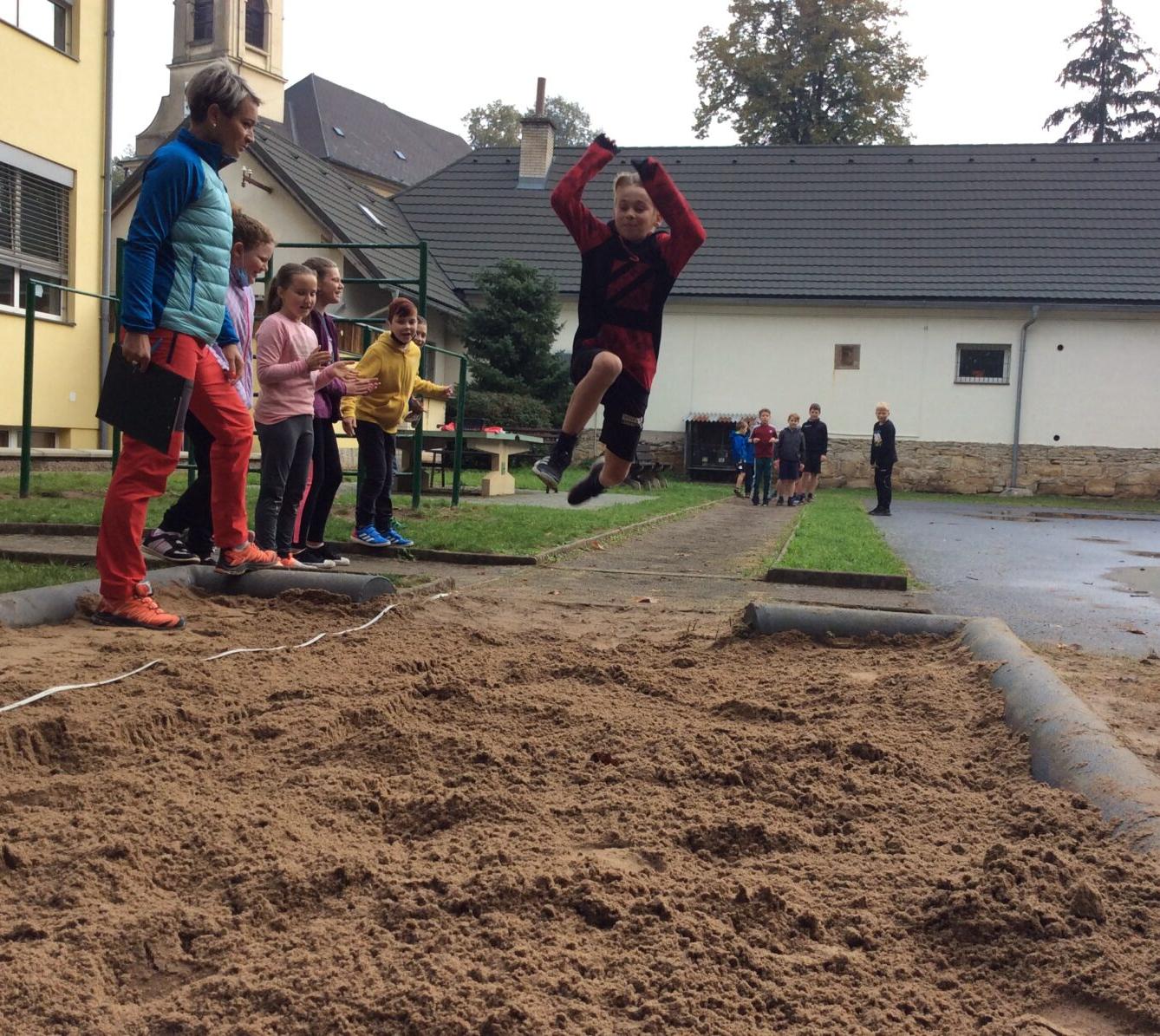 Soutěž ve skoku dalekém - Žabák - 15