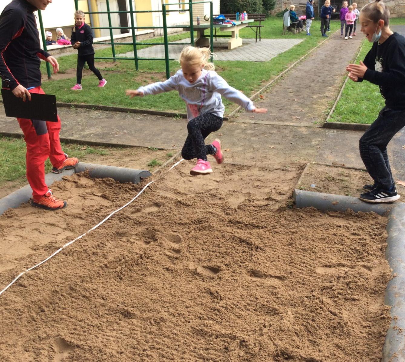 Soutěž ve skoku dalekém - Žabák - 29