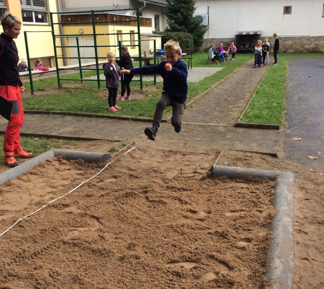 Soutěž ve skoku dalekém - Žabák - 36