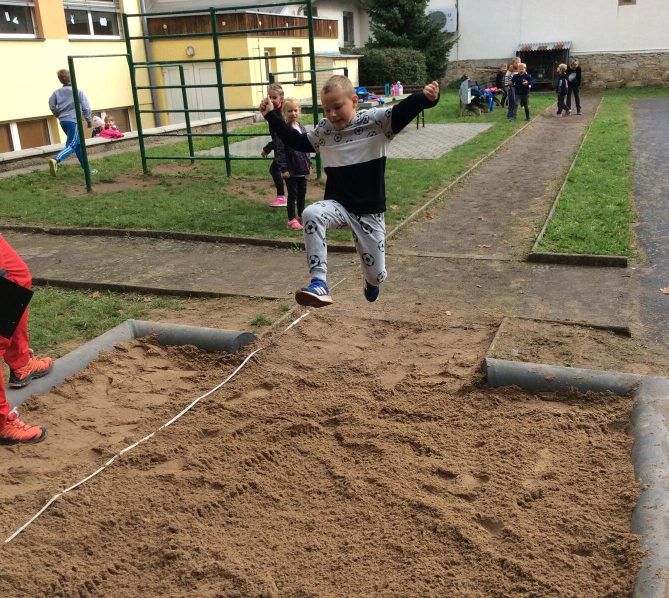 Soutěž ve skoku dalekém - Žabák - 38