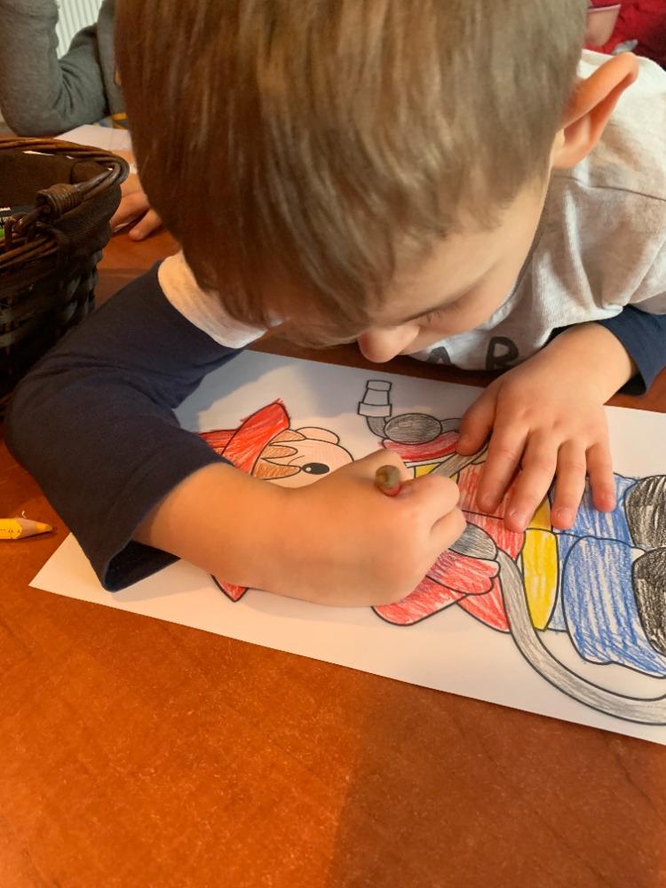 Distanční výuka v MŠ Kamarád (Ten dělá to a ten zas tohle:-)) - 87