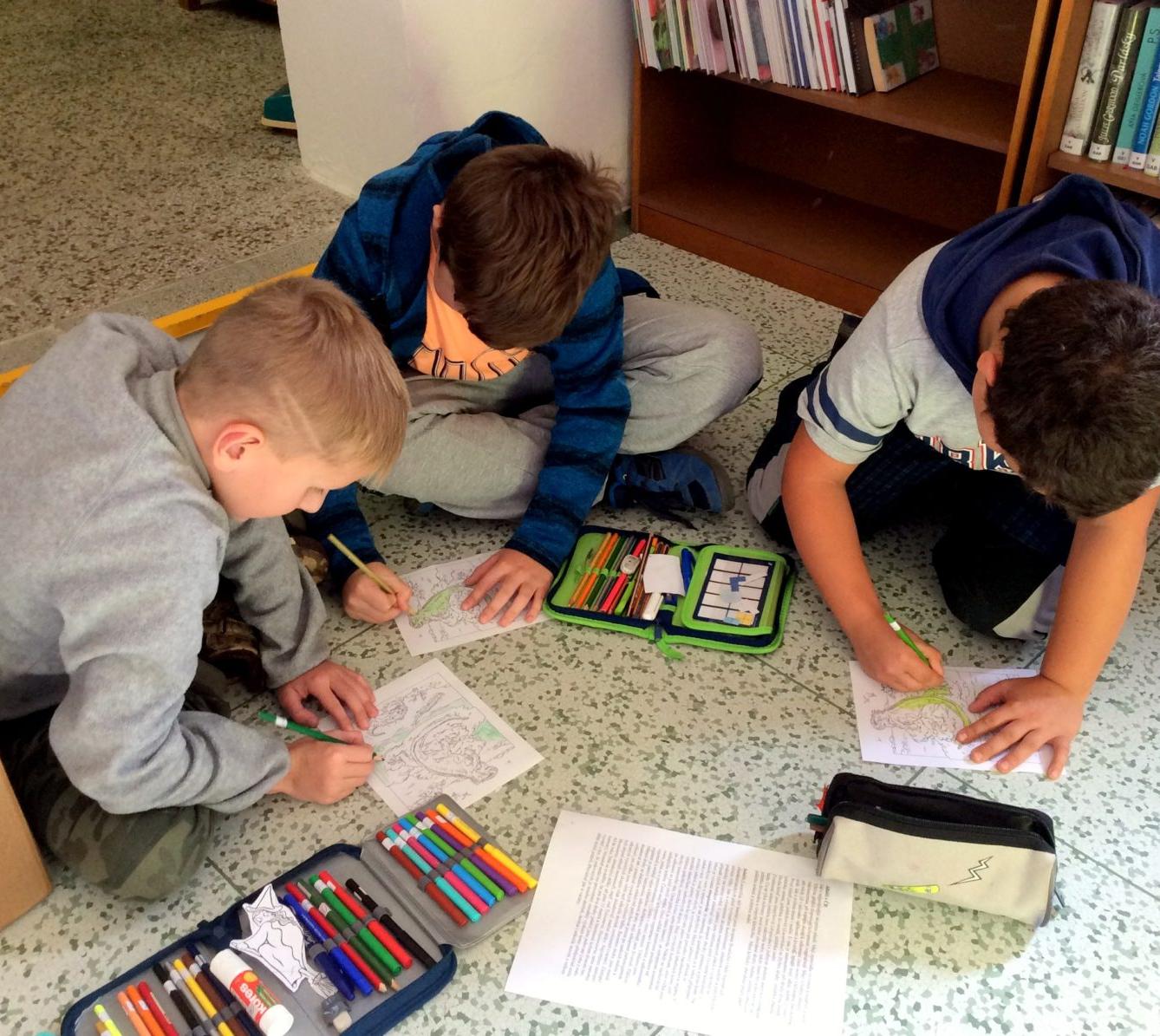 1. 11. Třetí třída v obecní knihovně - 11