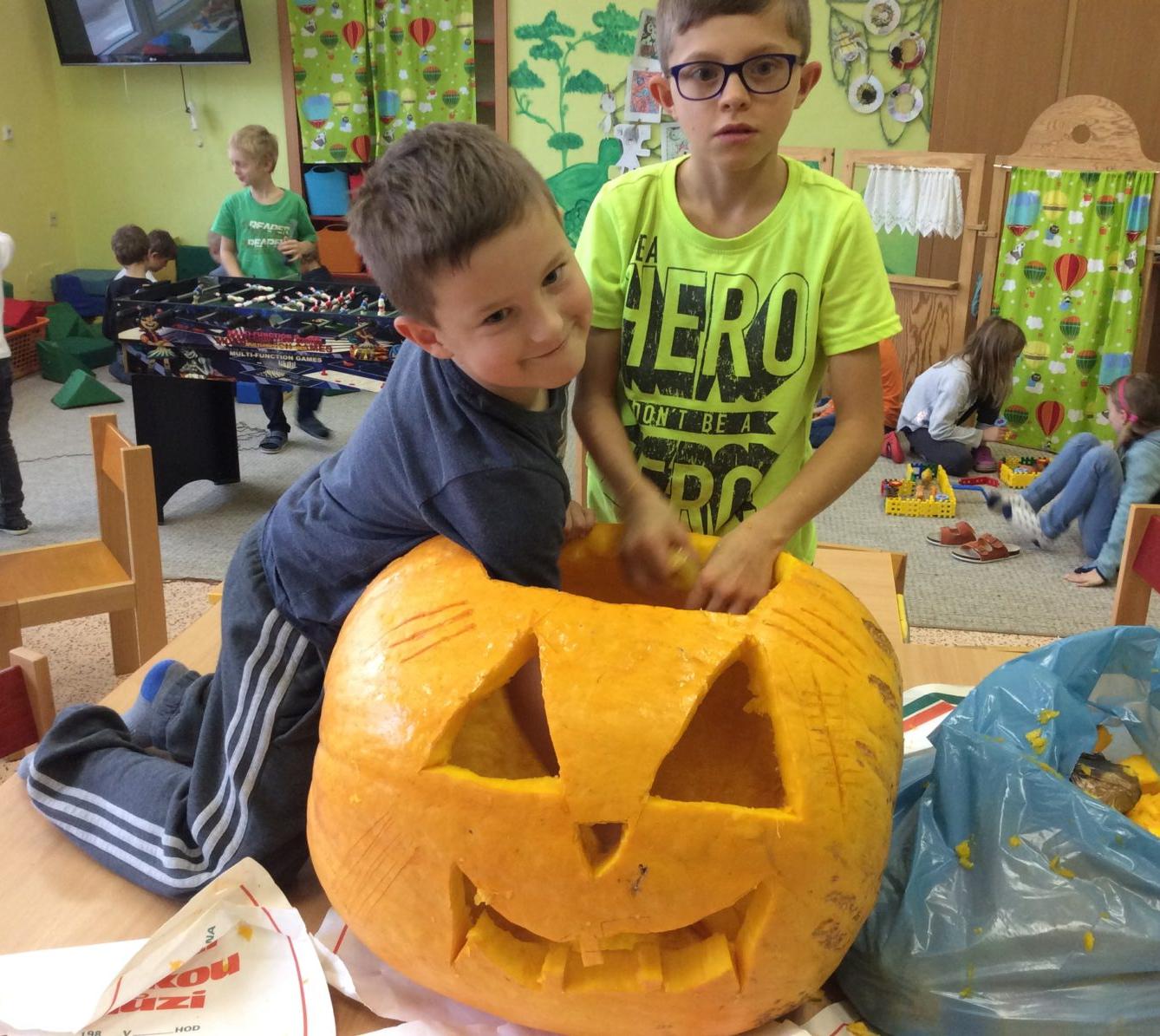 Listopad - II. oddělení a společná výzdoba - 9