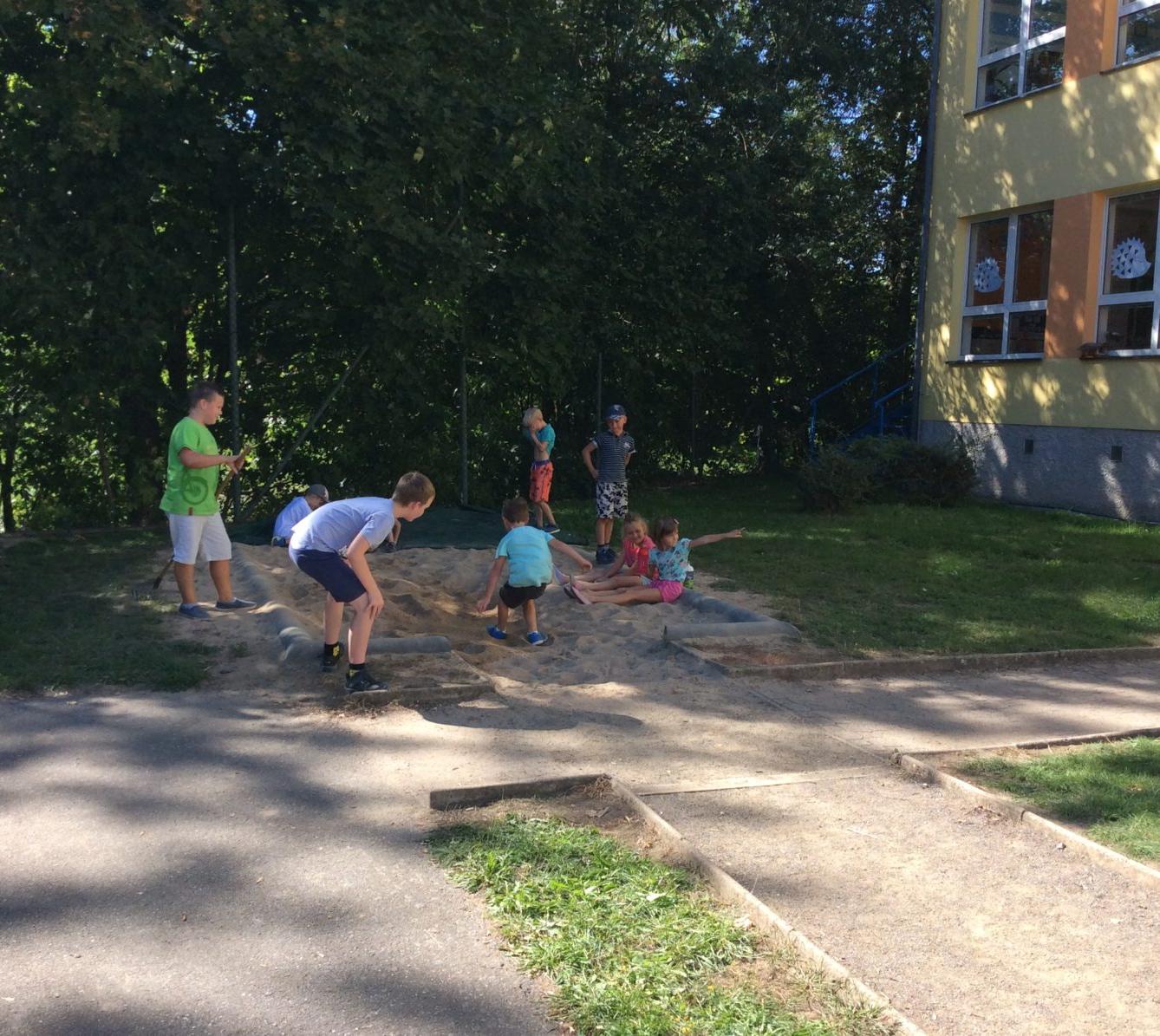 II. oddělení přivítalo prvňáčky ve družince - 19