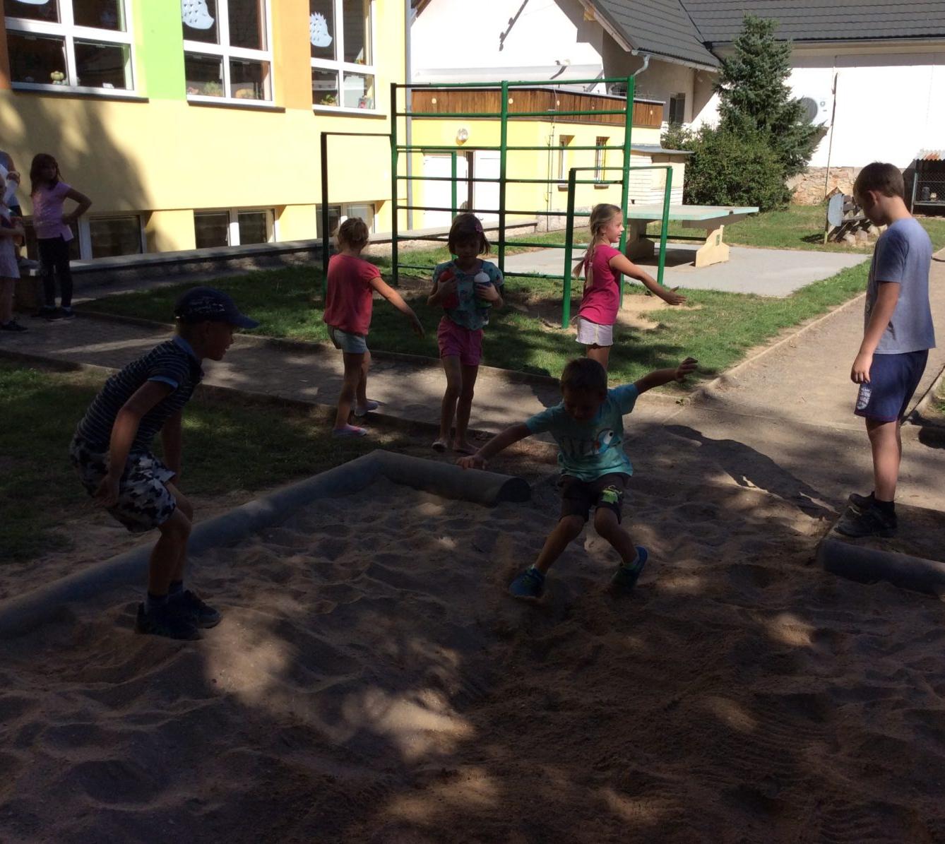 II. oddělení přivítalo prvňáčky ve družince - 21