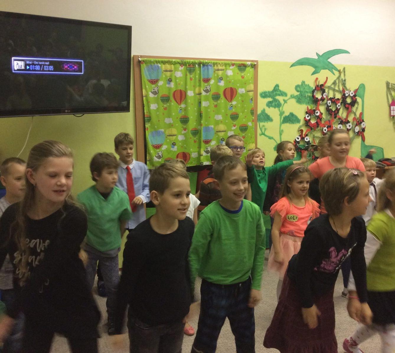 VÁNOČNÍ BESÍDKA PRO RODIČE - 75