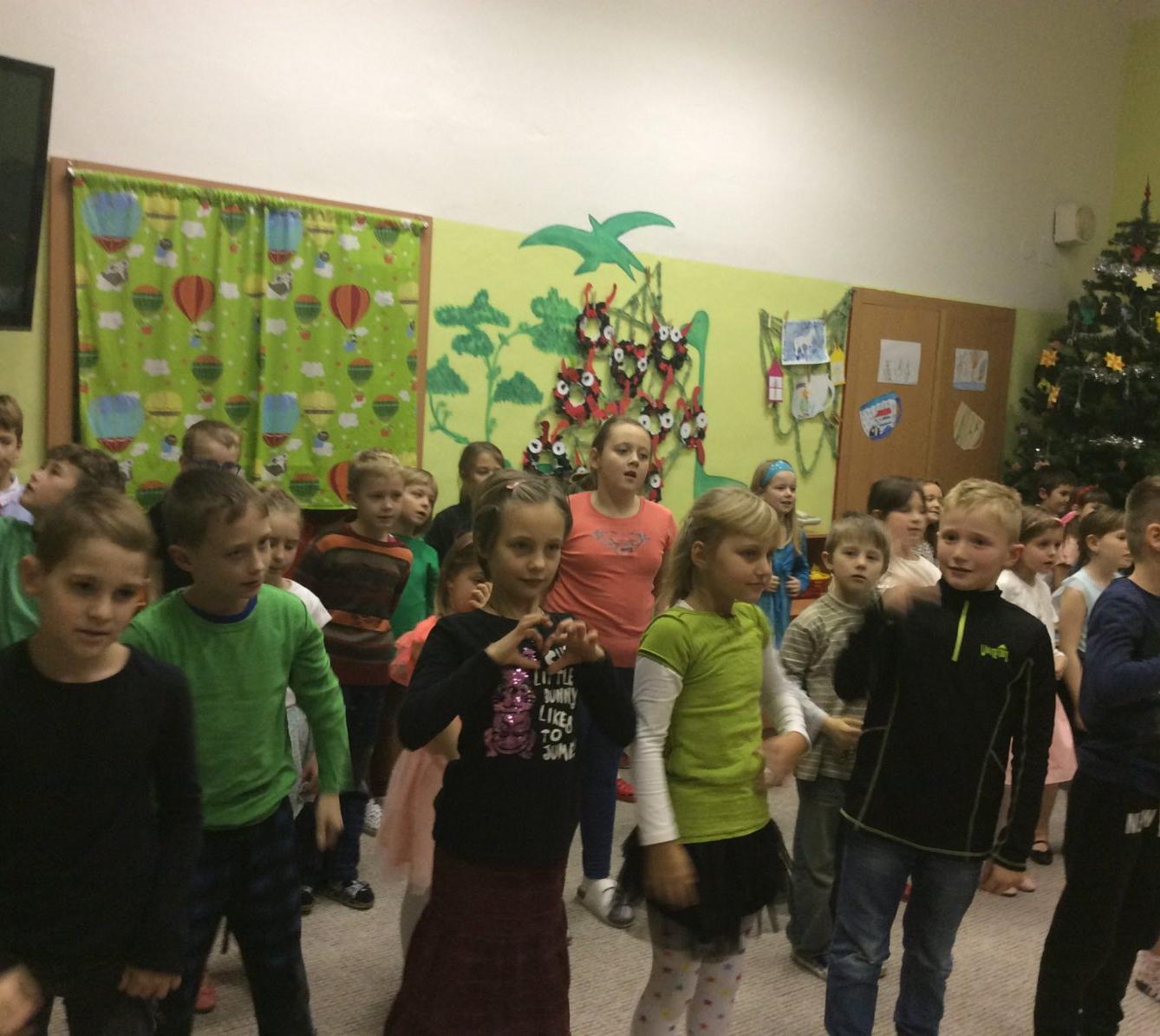 VÁNOČNÍ BESÍDKA PRO RODIČE - 82