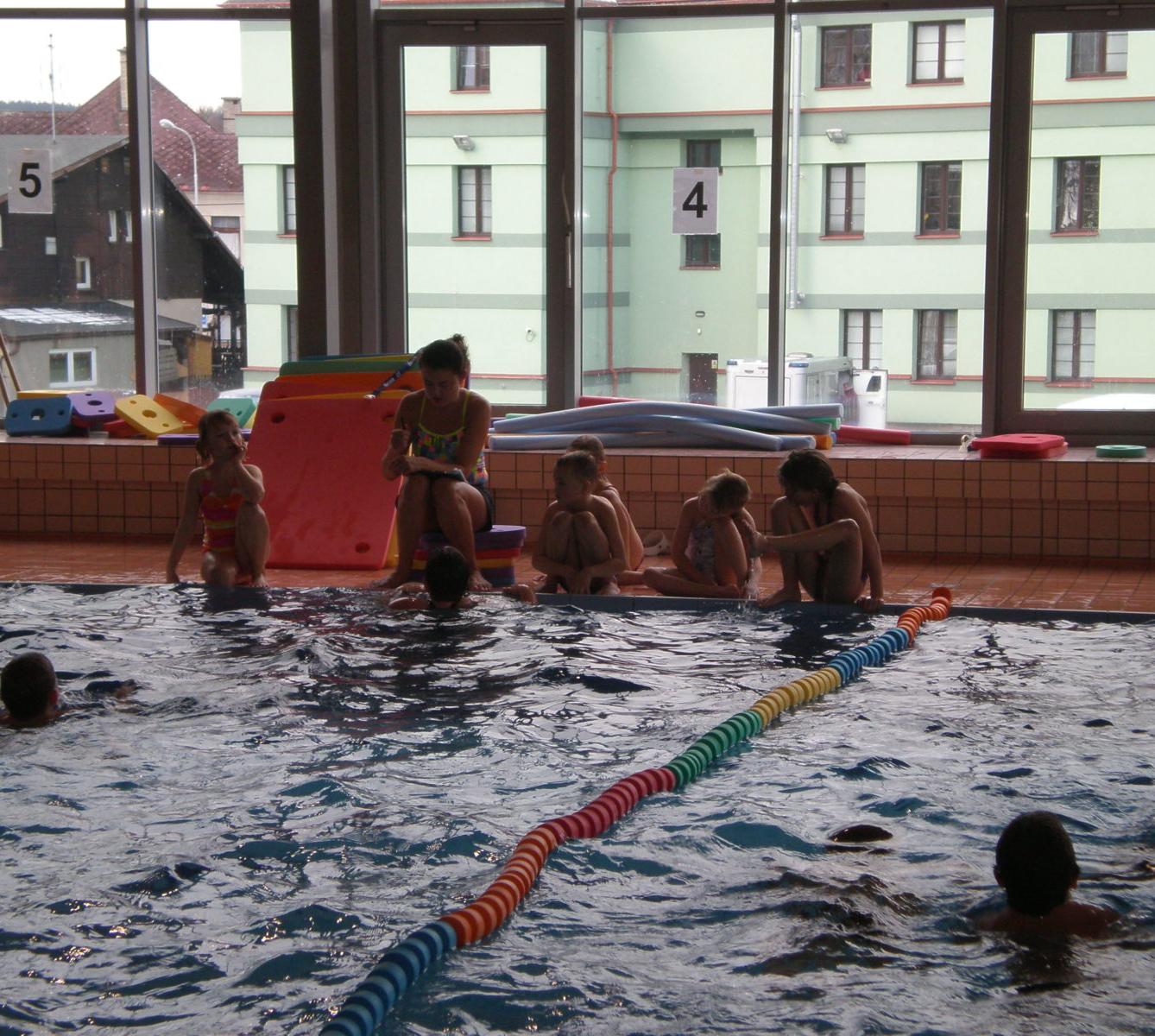 Zahájení plaveckého výcviku 1. a 2. třídy - 10