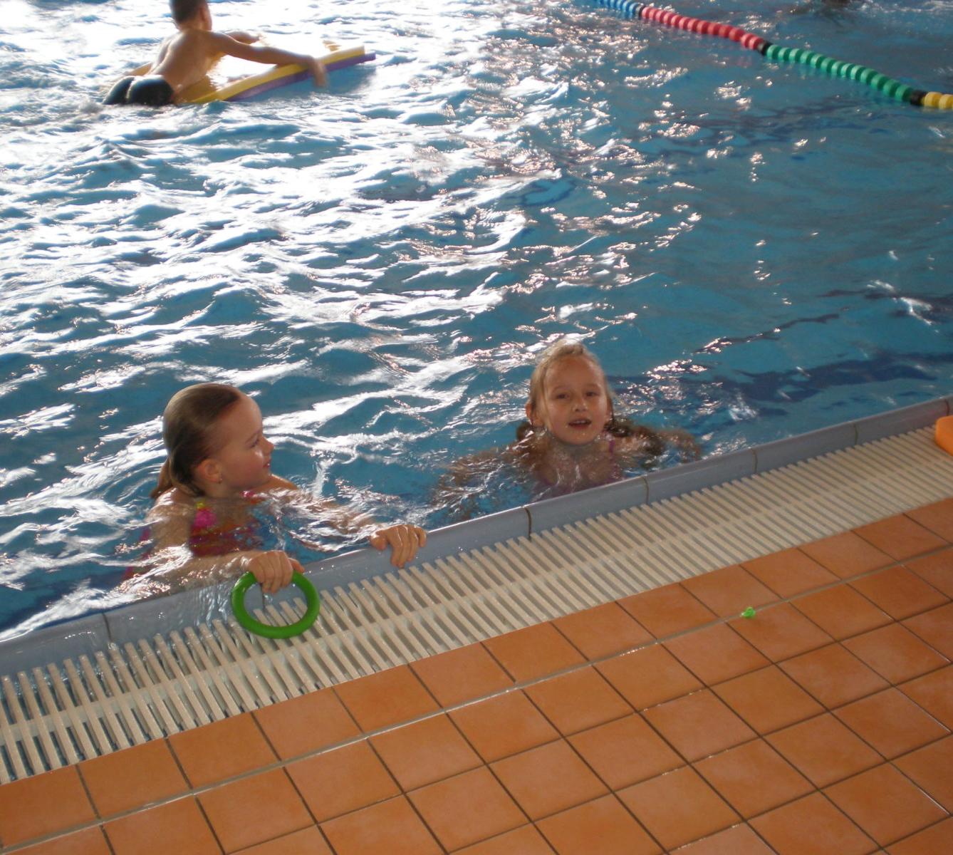 Zahájení plaveckého výcviku 1. a 2. třídy - 16