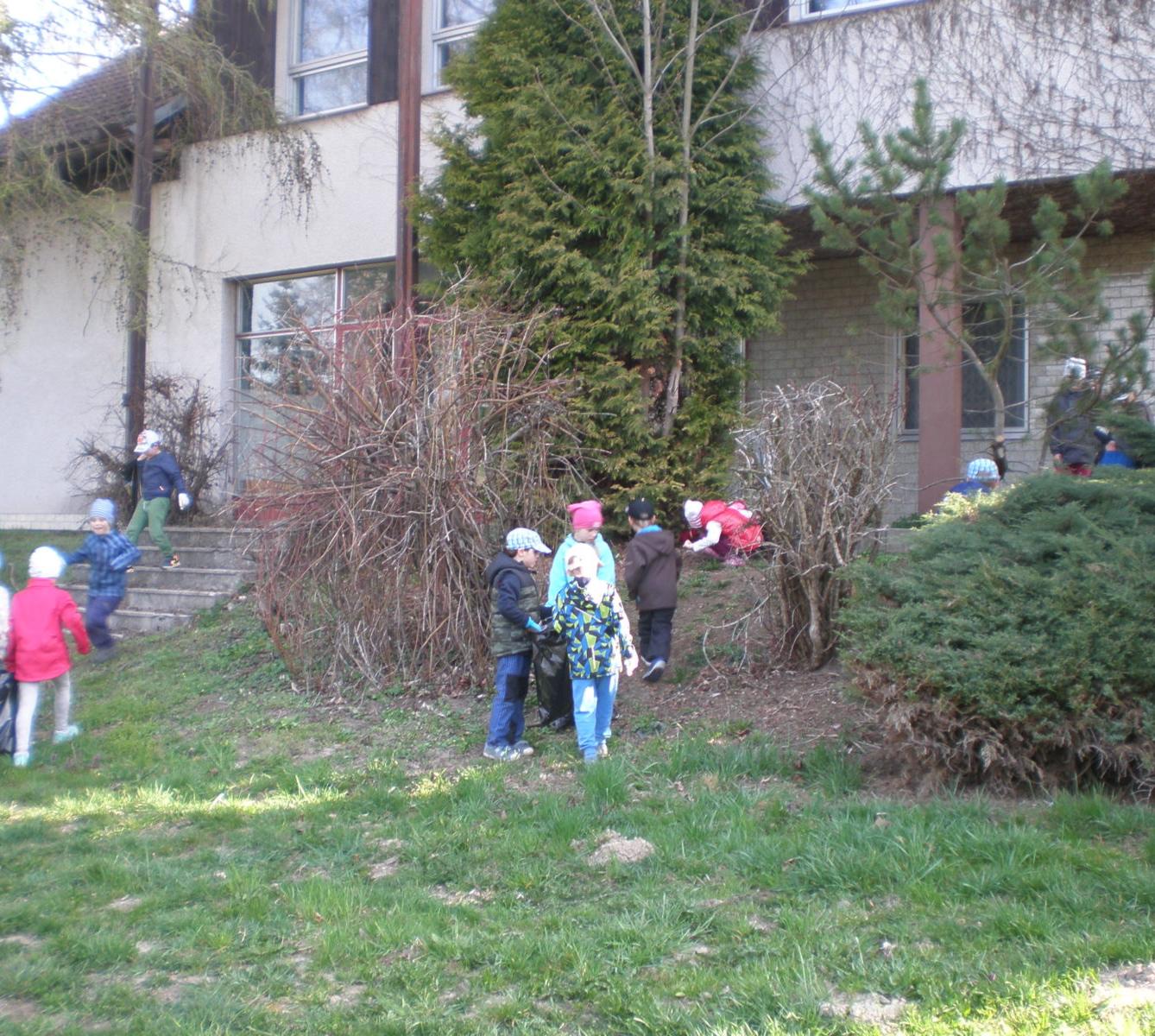 Akce "Ukliďme Česko-ukliďme Libchavy" na 1. stupni - 21