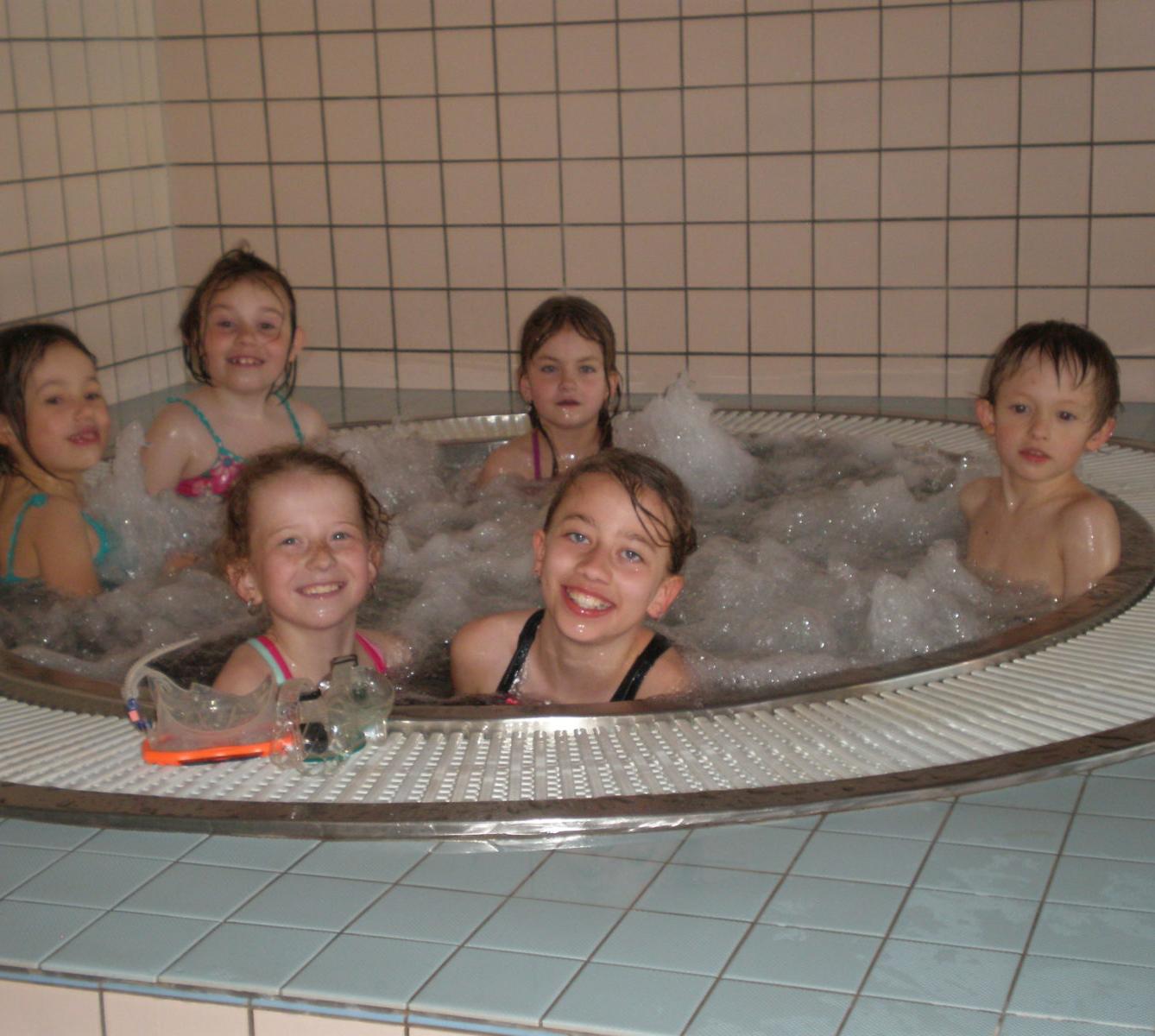 Ukončení plaveckého výcviku 1. a 2. třídy - 16