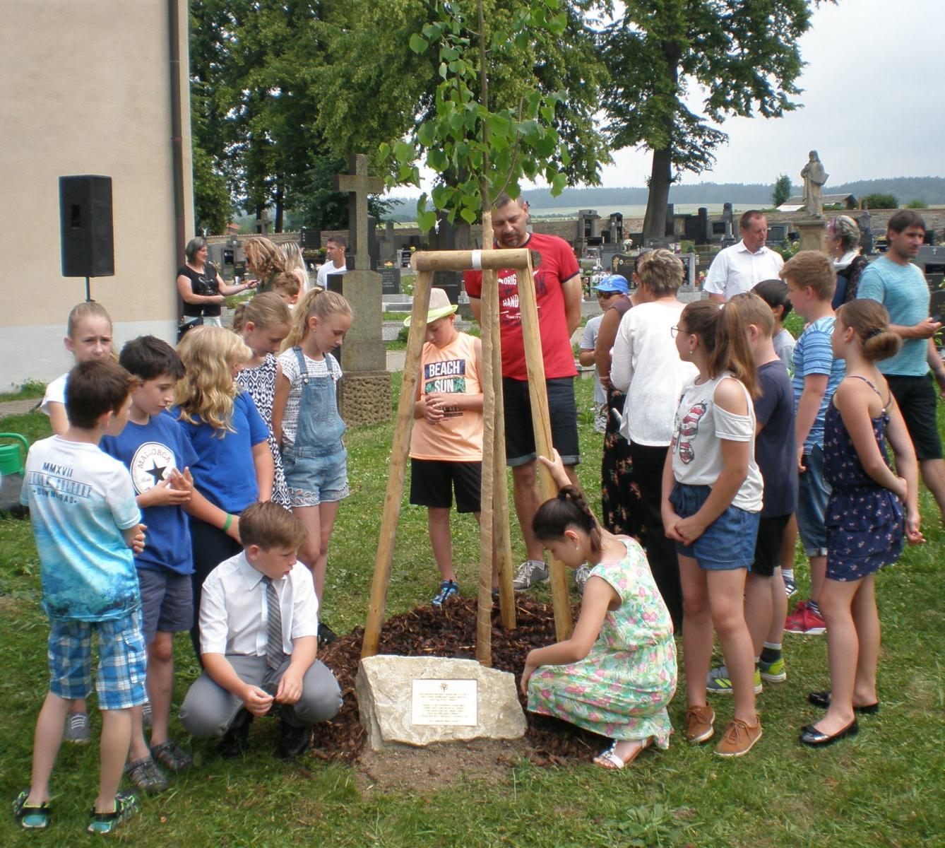 Slavnostní zasazení památné lípy - 15