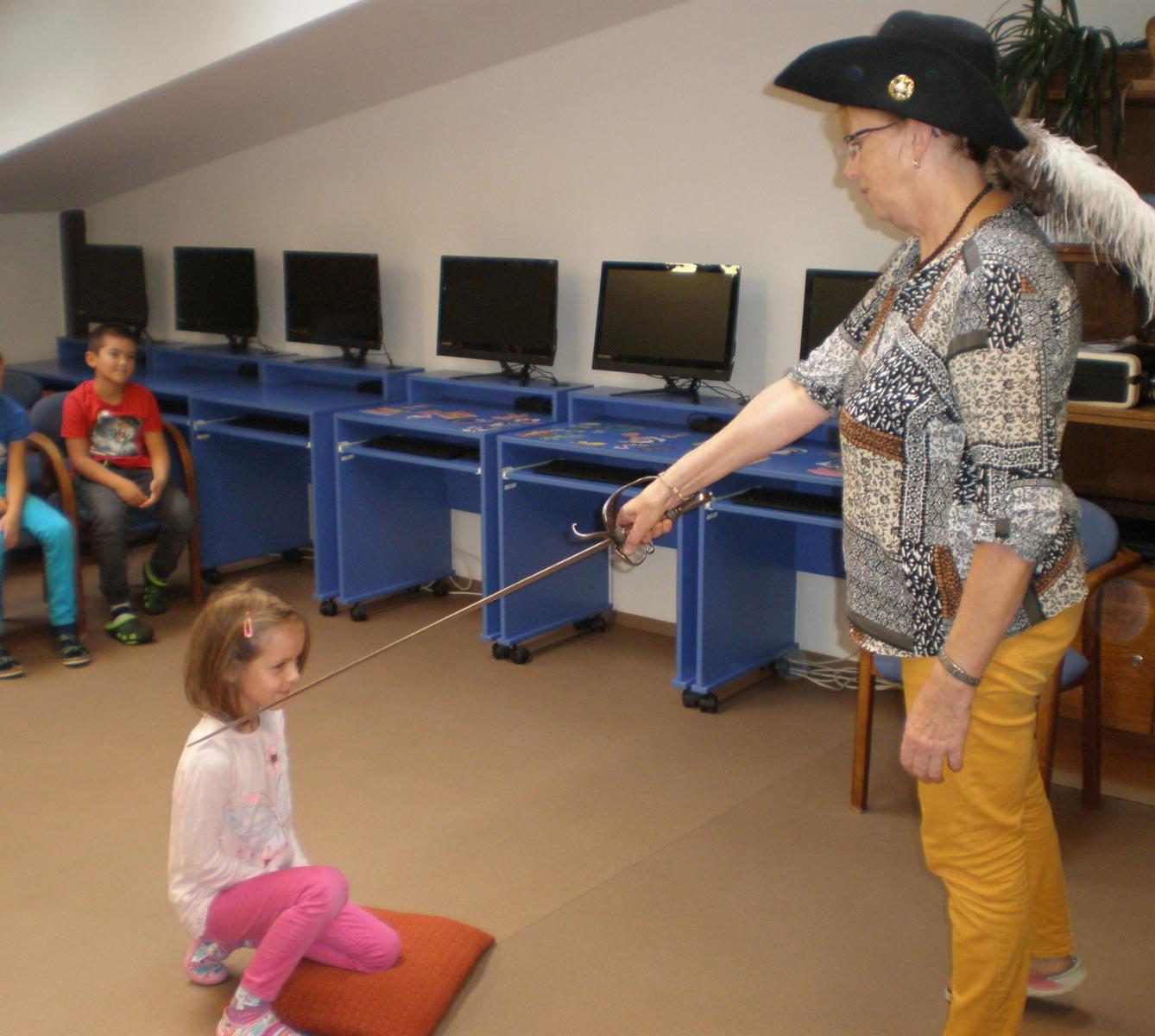 Pasování žáků 2. třídy na čtenáře - 25