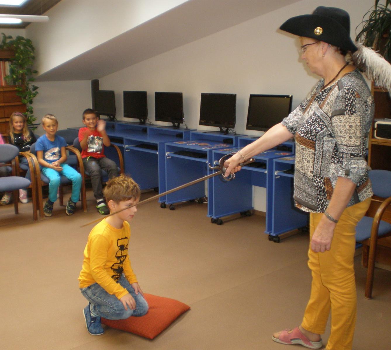 Pasování žáků 2. třídy na čtenáře - 27