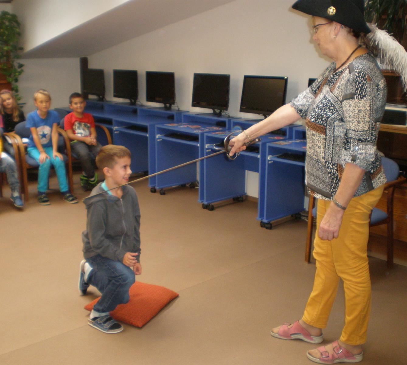 Pasování žáků 2. třídy na čtenáře - 28