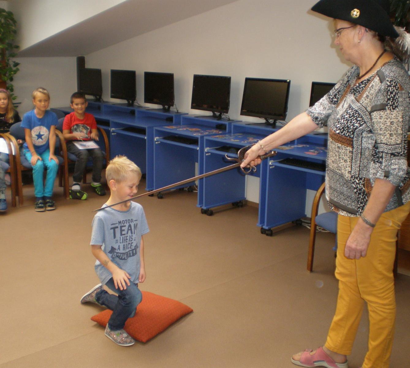 Pasování žáků 2. třídy na čtenáře - 38