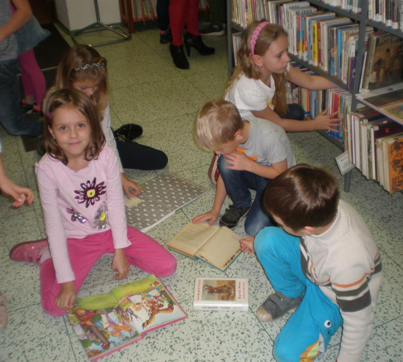 Návštěva druháčků v Obecní knihovně - 7