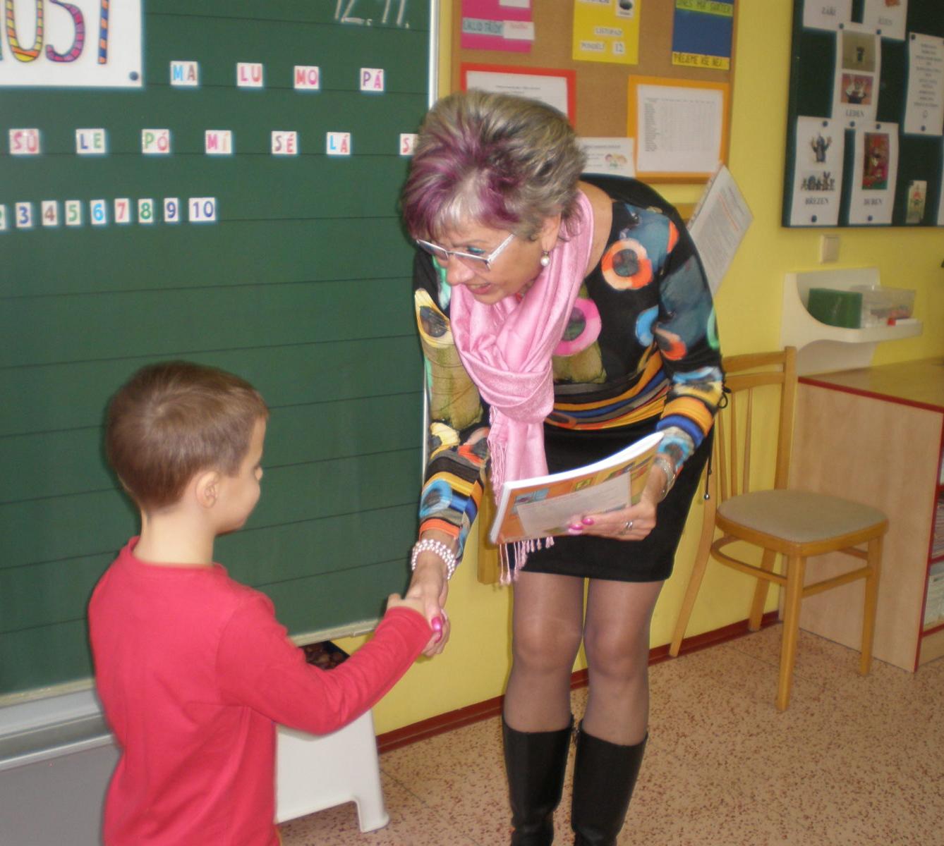 Slavnostní předávání slabikářů v 1. třídě - 4