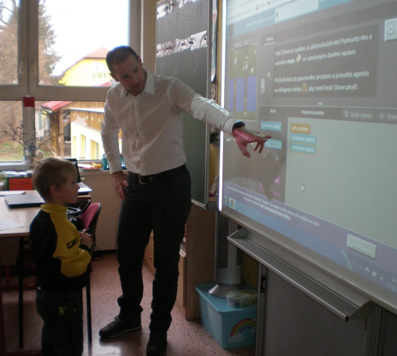 Hodina kódu ve 2. a 5. třídě - 12