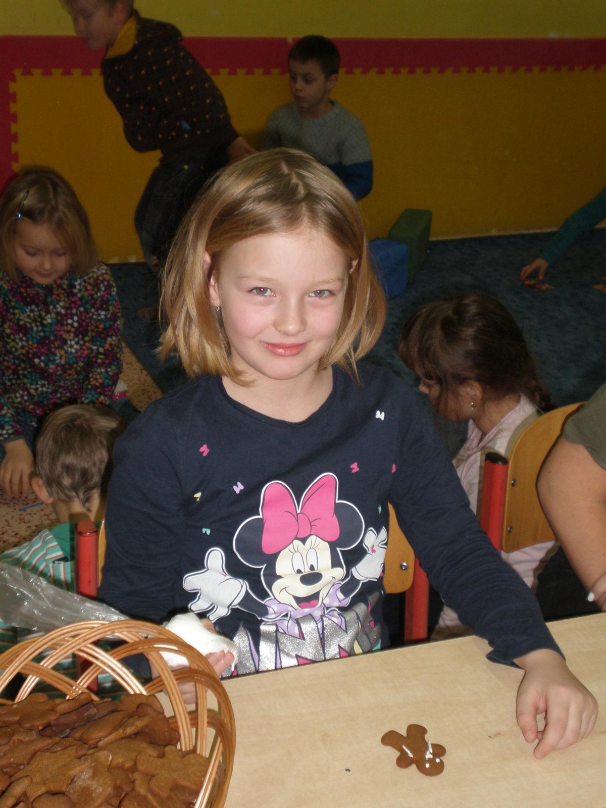 Zdobení perníčků ve 2. třídě - 1