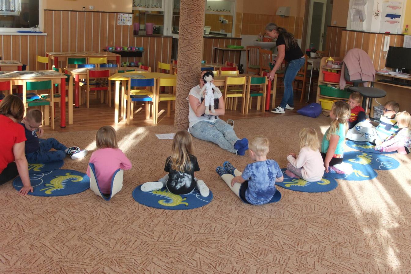 Človíček se představuje 1